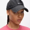 Gorra vaquera con logotipo en caja