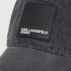Gorra vaquera con logotipo en caja