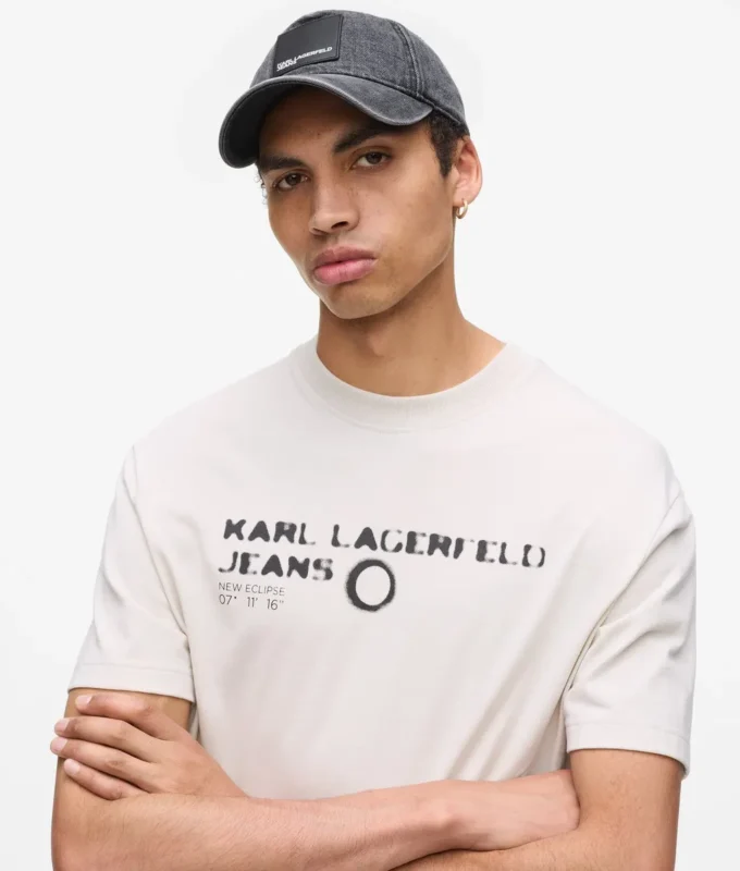 Gorra vaquera con logotipo en forma de caja