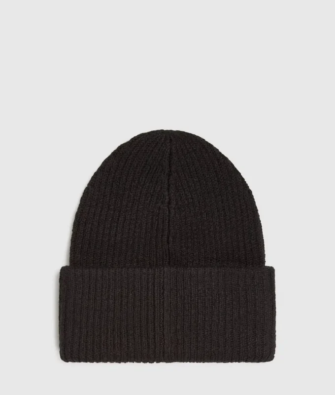 Gorro largo con parche con logotipo Gorro largo con parche con logotipo