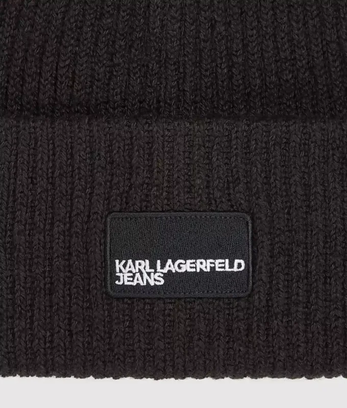 Gorro largo con parche con logotipo Gorro largo con parche con logotipo