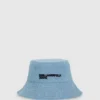 Gorro reversible de denim tipo pescador Gorro reversible de denim tipo pescador