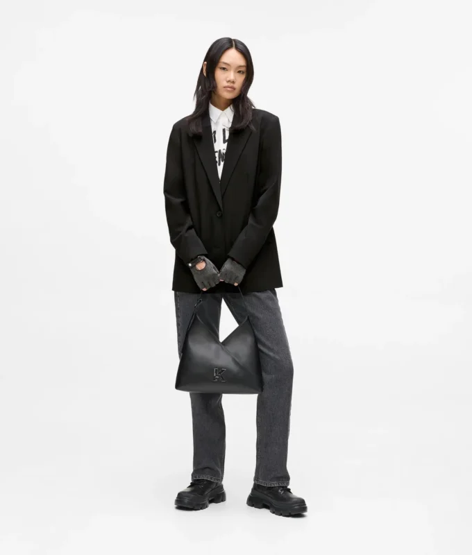Blazer con cita de Karl Blazer con cita de Karl