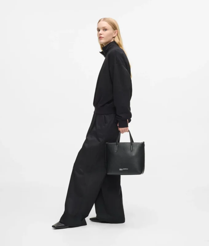 Mini bolso tote con logotipo metálico Mini bolso tote con logotipo metálico