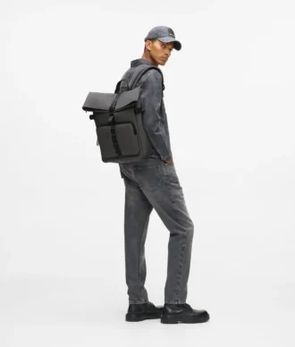 Mochila con cierre enrollable