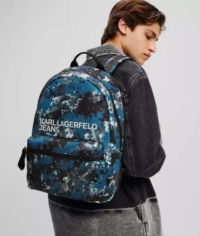 MOCHILA DE NYLON CON ESTAMPADO DIGITAL MOCHILA DE NYLON CON ESTAMPADO DIGITAL