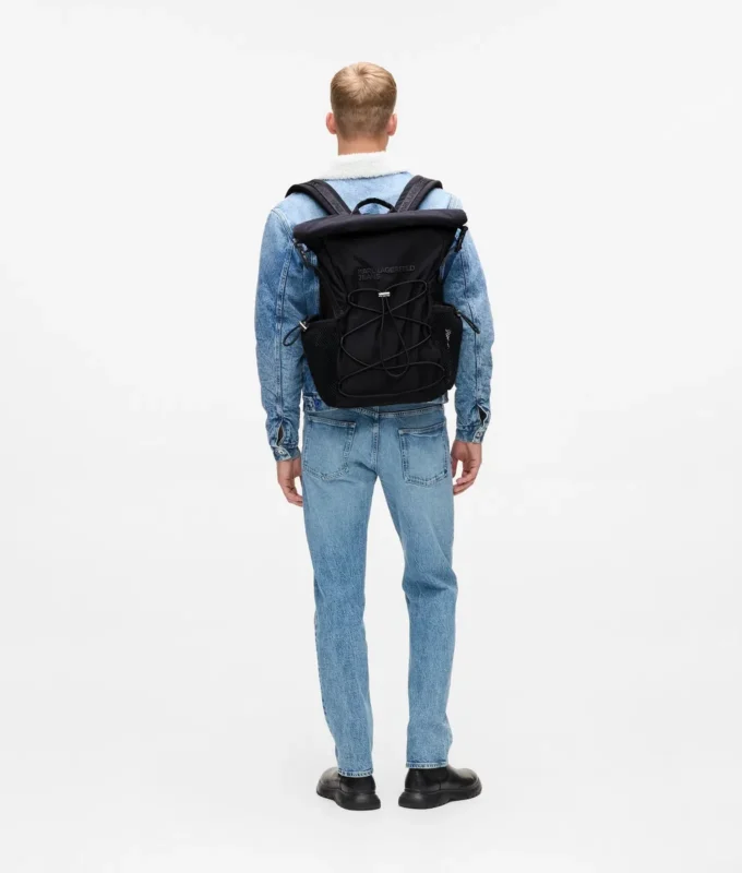 Mochila utilitaria con cordón