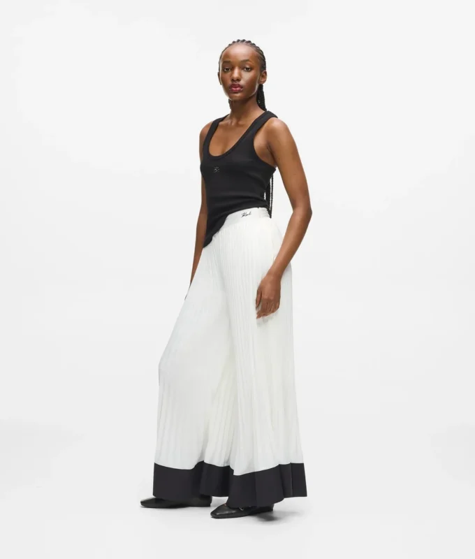 Pantalones anchos plisados Pantalones anchos plisados