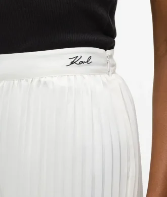 Pantalones anchos plisados