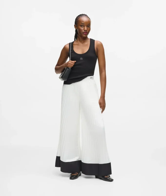 Pantalones anchos plisados Pantalones anchos plisados
