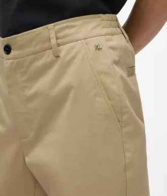 Pantalones chinos clásicos