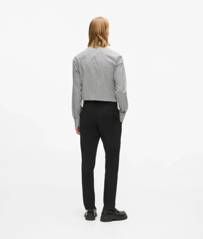 Pantalones clásicos de sastrería Pantalones clásicos de sastrería
