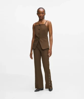 Pantalones con botones a presión