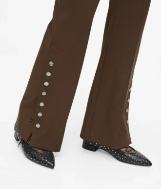 Pantalones con botones a presión