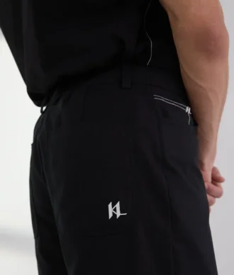 PANTALONES CON COSTURAS EN CONTRASTE