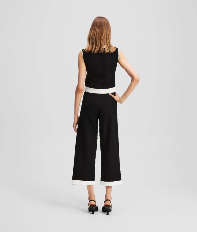 PANTALONES DE PUNTO CON RIBETES CONTRASTANTES PANTALONES DE PUNTO CON RIBETES CONTRASTANTES