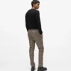 Pantalones entallados a cuadros