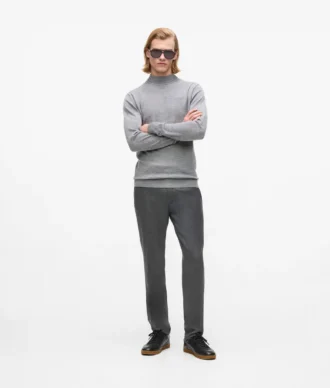 Pantalones entallados con pernera recta