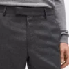 Pantalones entallados con pernera recta Pantalones entallados con pernera recta
