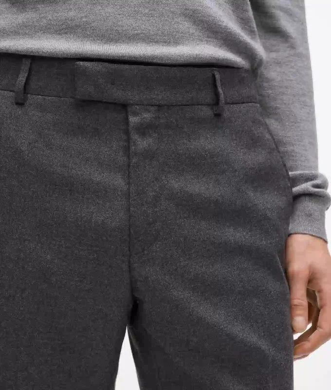 Pantalones entallados con pernera recta Pantalones entallados con pernera recta