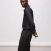 Pantalones KL Studio con detalles de satén Pantalones KL Studio con detalles de satén