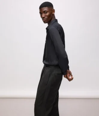 Pantalones KL Studio con detalles de satén