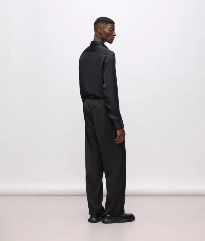 Pantalones KL Studio con detalles de satén Pantalones KL Studio con detalles de satén