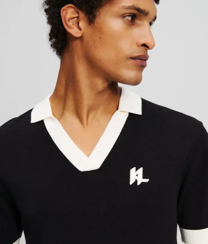 POLO DE PUNTO CON MONOGRAMA