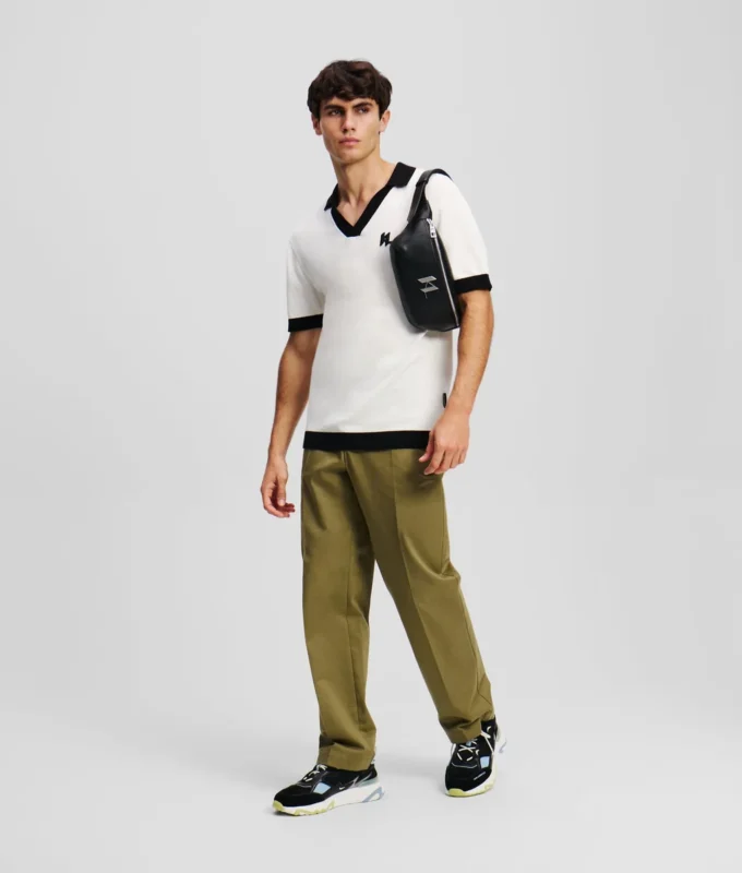 POLO DE PUNTO CON MONOGRAMA