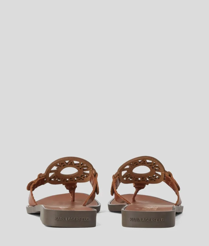 SANDALIAS CON LOGOTIPO DE ANILLO SANDALIAS CON LOGOTIPO DE ANILLO