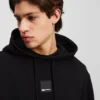 SUDADERA CON CAPUCHA GRÁFICA SUDADERA CON CAPUCHA GRÁFICA