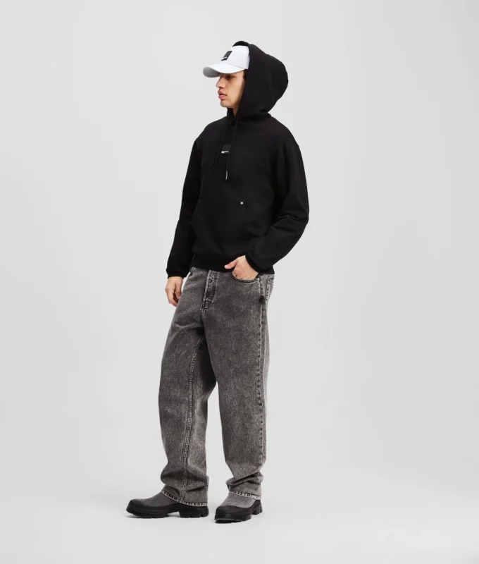 SUDADERA CON CAPUCHA GRÁFICA SUDADERA CON CAPUCHA GRÁFICA