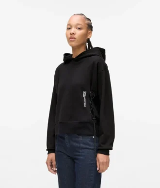 Sudadera con capucha y cordón