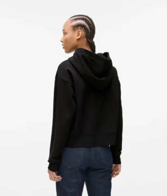 Sudadera con capucha y cordón