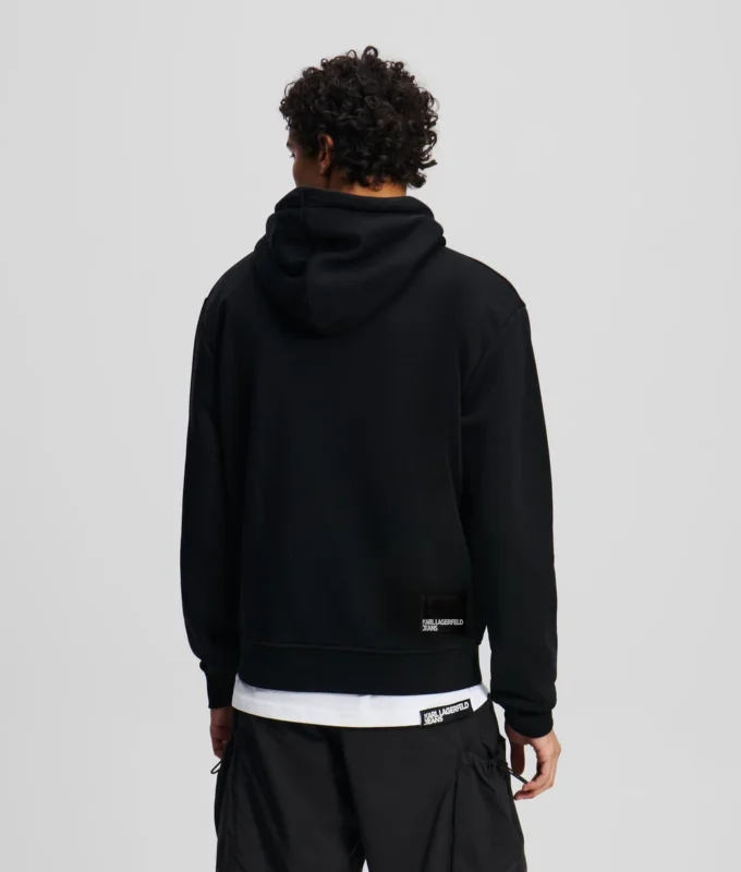SUDADERA CON CAPUCHA Y LOGOTIPO SUDADERA CON CAPUCHA Y LOGOTIPO