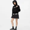 SUDADERA CON CAPUCHA Y LOGOTIPO