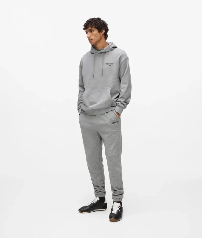 Sudadera con capucha y logotipo