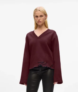 Sudadera con dobladillo característico