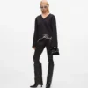 Sudadera con dobladillo característico