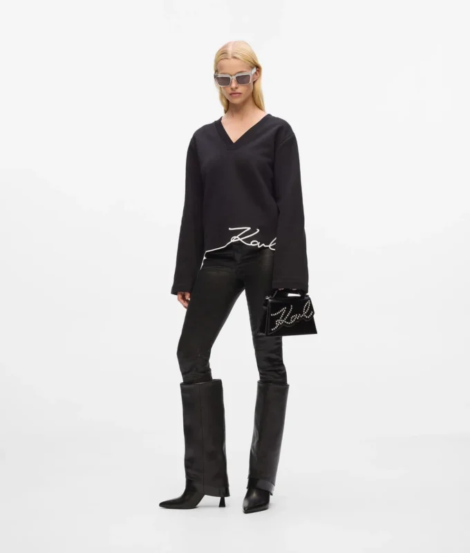 Sudadera con dobladillo característico