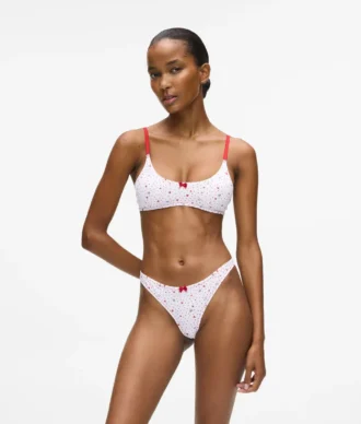 Sujetador tipo bralette con estampado de corazones