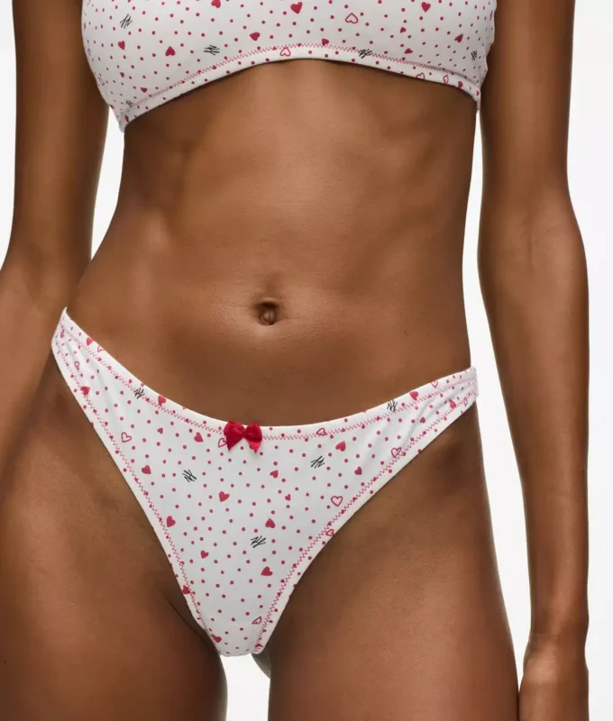 Tanga con estampado de corazones Tanga con estampado de corazones