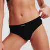 TANGA CON LOGOTIPO ESSENTIAL