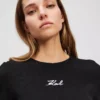 TOP CON CUELLO ALTO TOP CON CUELLO ALTO