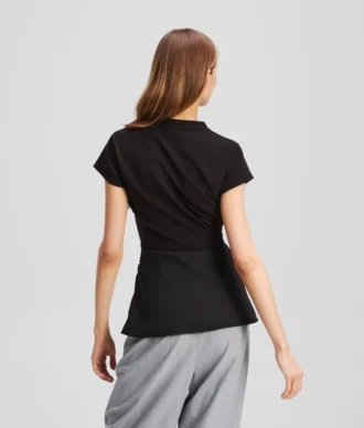 TOP CON CUELLO EN V Y MEZCLA DE TEJIDOS