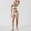 TOP DE BIKINI BANDEAU MONOCROMÁTICO TOP DE BIKINI BANDEAU MONOCROMÁTICO