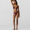 Top de bikini triangular festoneado Top de bikini triangular festoneado