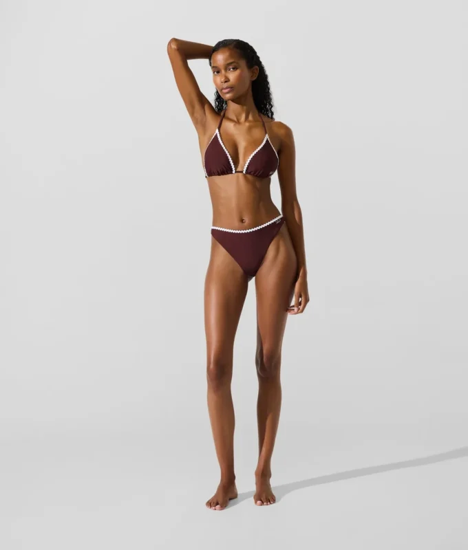 Top de bikini triangular festoneado Top de bikini triangular festoneado