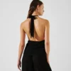 TOP HALTER PLISADO CON FLORES TOP HALTER PLISADO CON FLORES