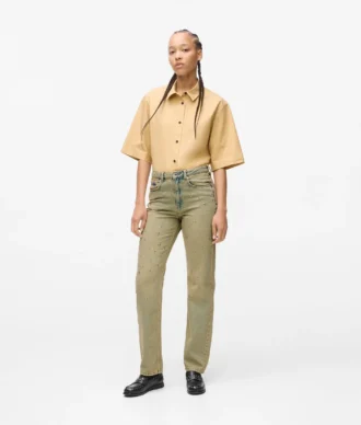 VAQUEROS RECTOS DE TALLA ALTA CON TACHAS